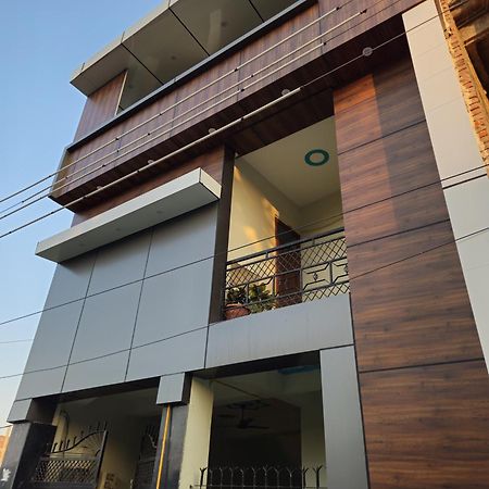 Rishabh Homestay Prayagraj Exterior photo